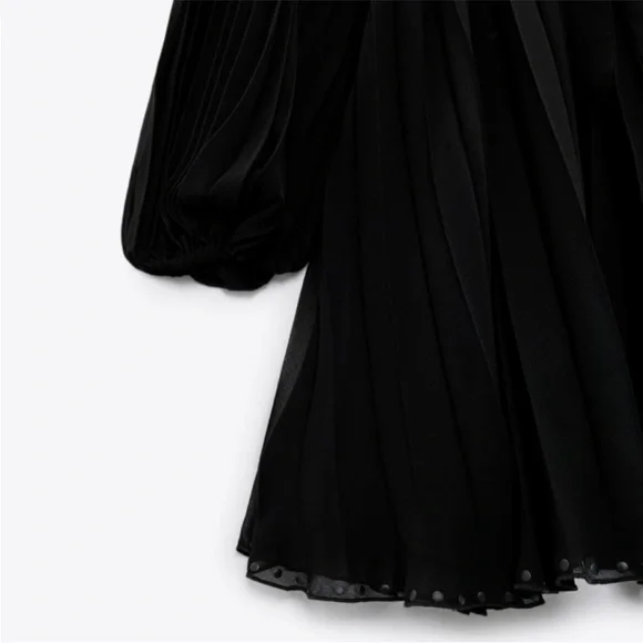 Black pleated Zara mini dress - Picture 7 of 8